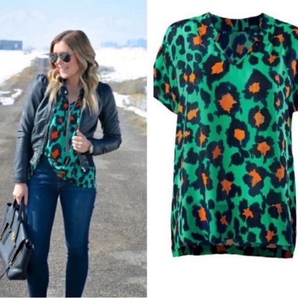 CAbi XS RITA ANIMAL Print Top Green
Blue Orange Style 5023 Oversize - Picture 3 of 7